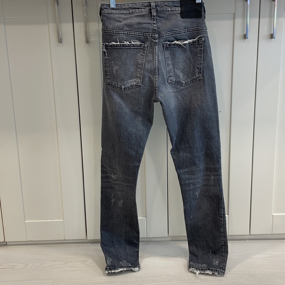 Zara Ripped Jeans 👖 🤍 - Picture 2 of 12